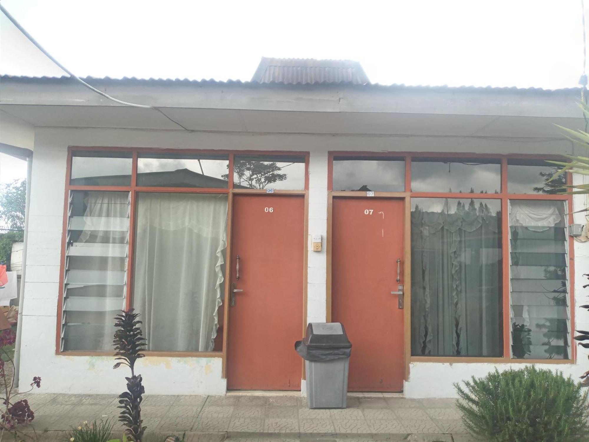 Kaliaga Bungalow Berastagi Bagian luar foto