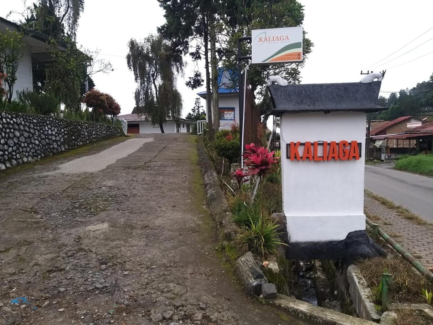 Kaliaga Bungalow Berastagi Bagian luar foto